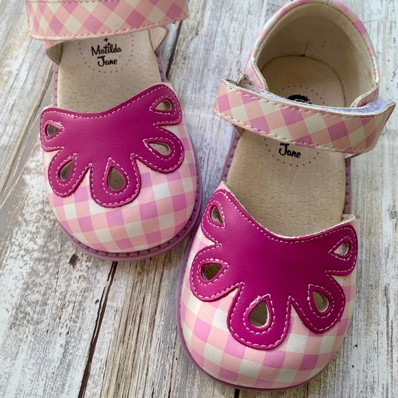 NWT Girl's Matilda Jane Livie & Luca Pack A Picnic Petal Leather Sandals Size 10 NWT Girl's Matilda Jane Livie & Luca Pack A Picnic Petal Leather Sandals Size 10